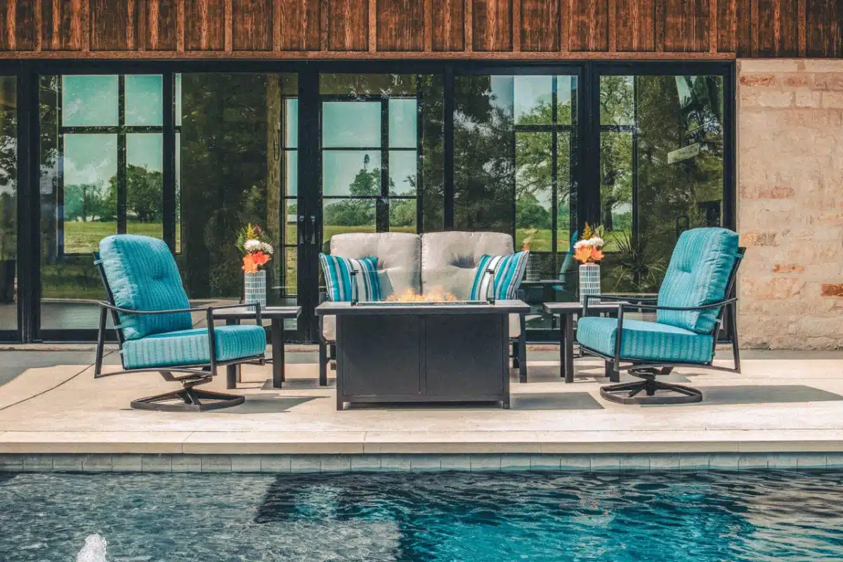 O.W. Lee Outdoor Seating | Rich’s O.W. Lee Outdoor Seating | Rich's
